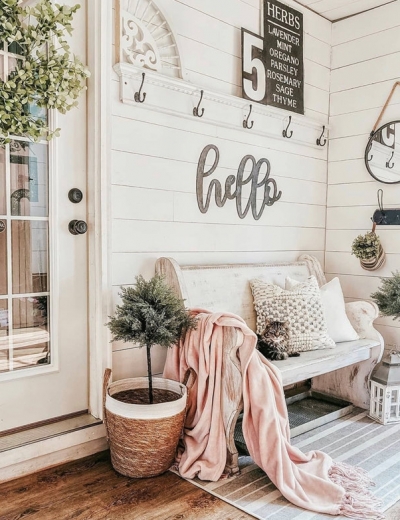 20 Farmhouse Entryway Ideas that are Sure to Win You Over